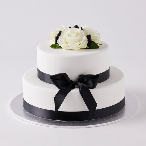 Black & White Rose Wedding Cake